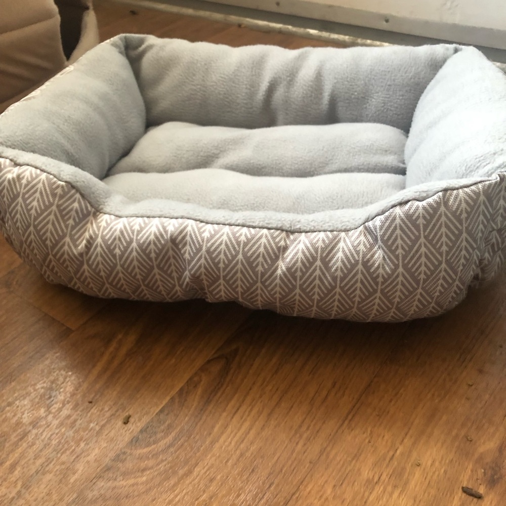 Small Cuddler Dog Cat Puppy Kitten Pet Bed, Gray, 19”x15”, Typically up to 30 Lb